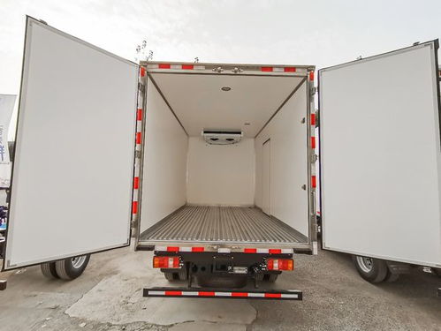 豹打天下，一馬當鮮 中國重汽雪豹冷藏車引領停車服務新標桿